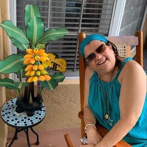 Meet your Posher, Estela